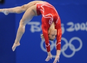 PG电子游戏-赛道与球场，当F1新赛季之夜遇见东契奇的制胜一击