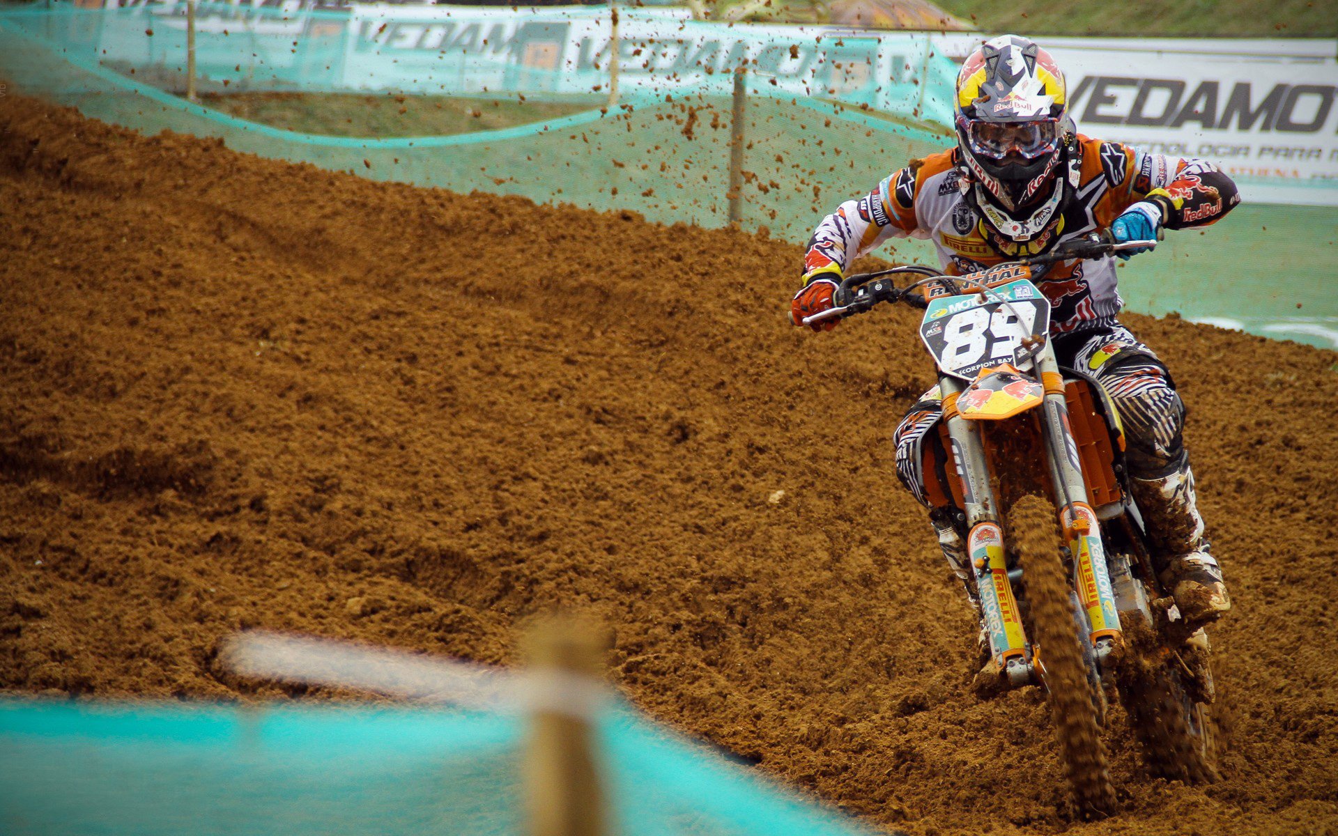 佩德里关键一传改写历史，荷兰带走波兰背后的战术革命