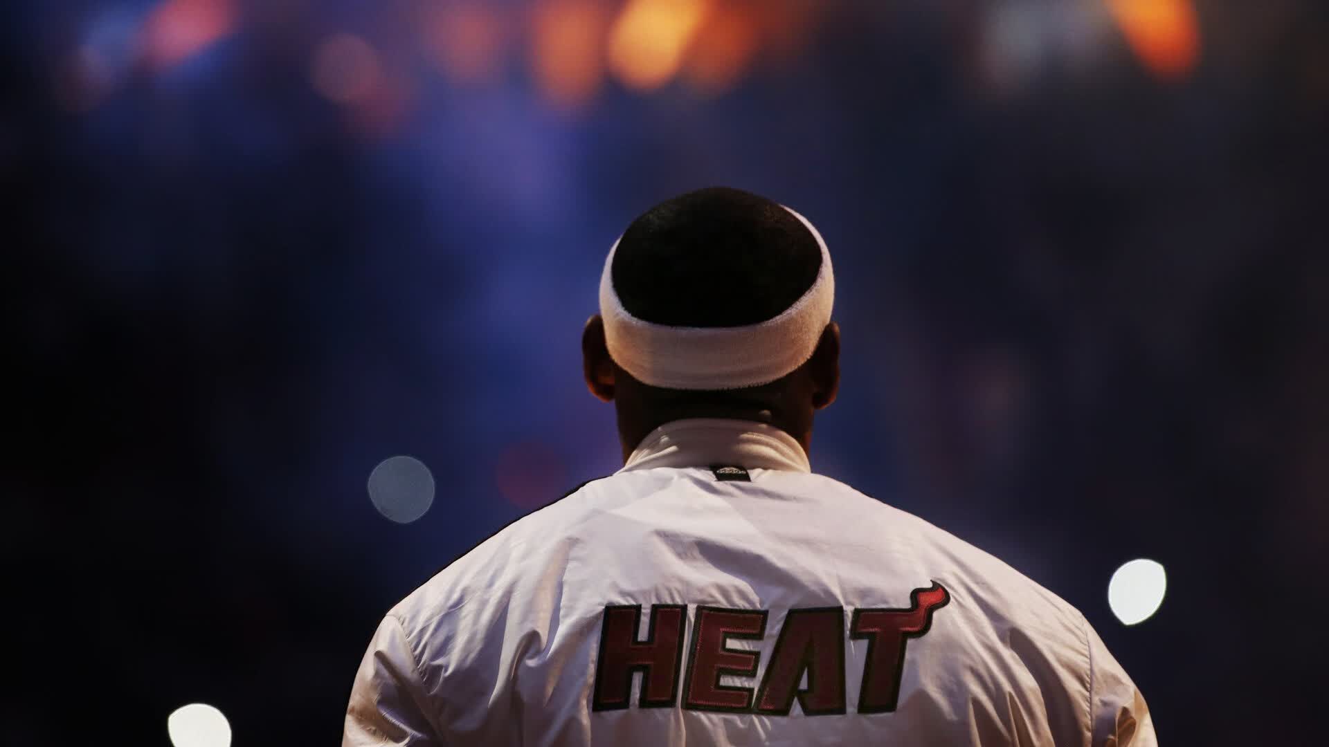 大逆转之夜,当三狮军团完成史诗翻盘,林高远在另一片赛场上演东方奇迹